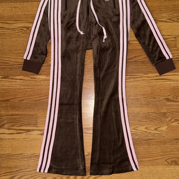 BODY BY RAVEN VELOUR TRACKSUIT BROWN/PINK - Picture 3 of 6